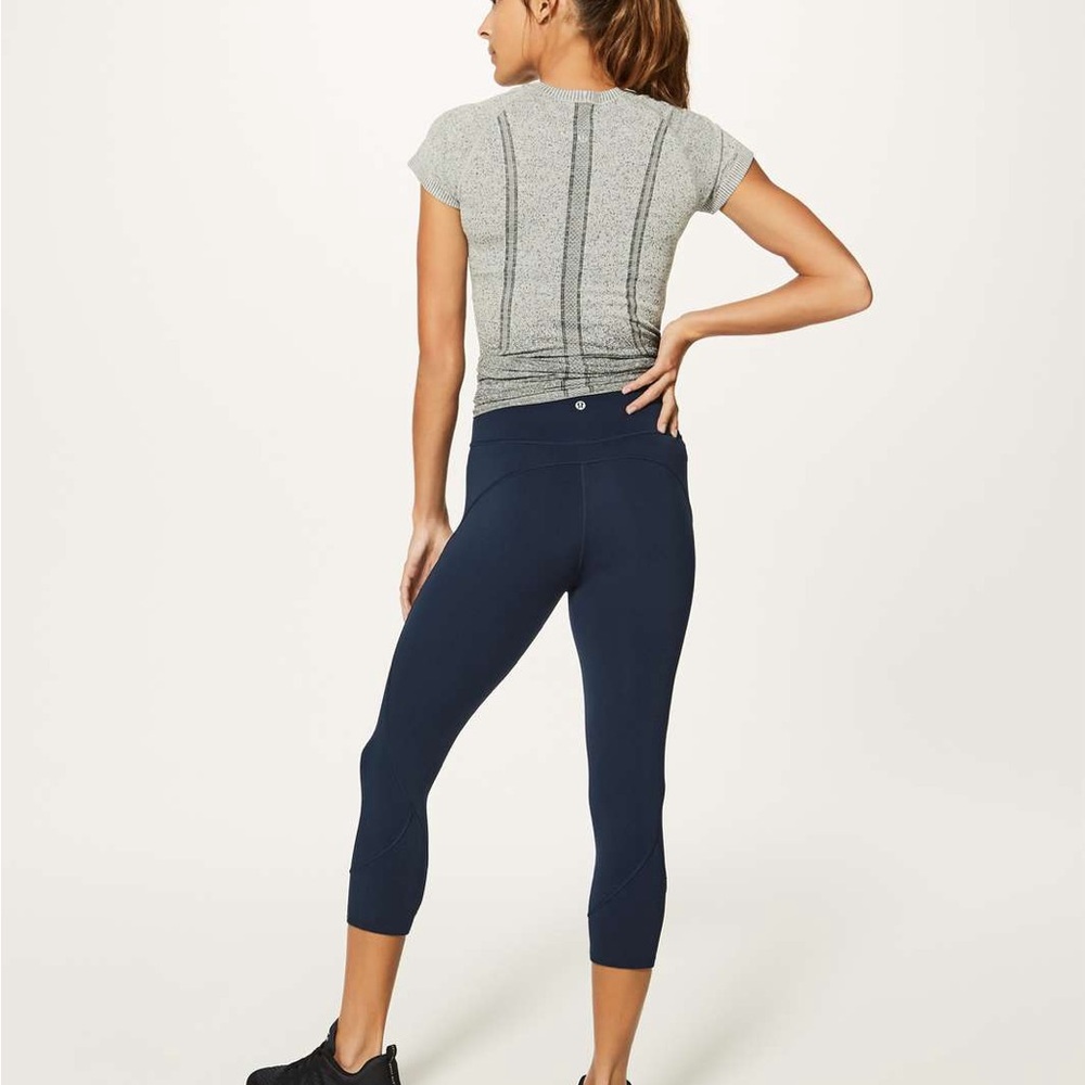 Lululemon In Movement Crop *Everlux 19"
Nocturnal Teal $88 Retail